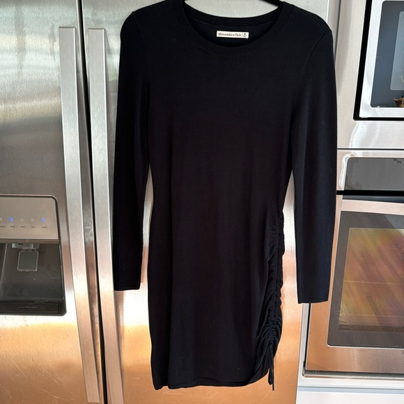 Abercrombie & Fitch black mini long sleeve sweater dress - Picture 2 of 6